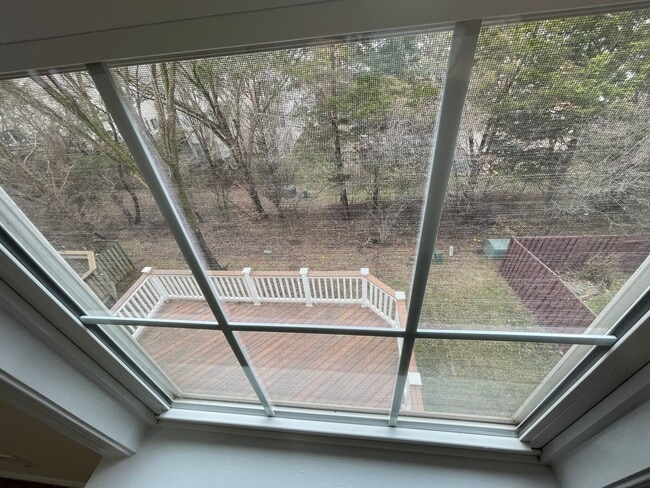 Building Photo - Elegant And Spacious 3 Bed 3.5 Bath Townhome In Vibrant Loudon Parkway Center