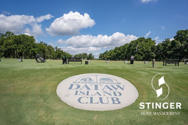 Building Photo - 144 Locust Fence Rd