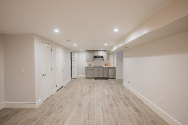 Building Photo - Amazing 1 BR/1 BA Apartment in Woodridge!