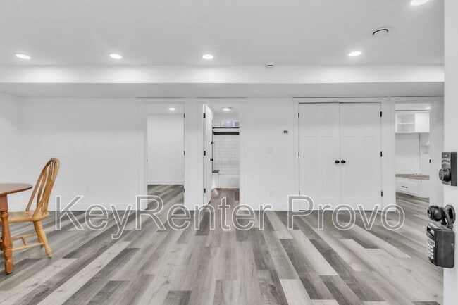 Building Photo - 475 S 800 W