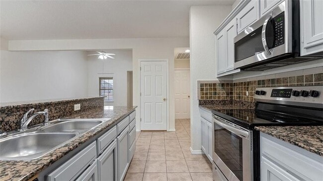 Building Photo - 3000 SW Windrift Ave