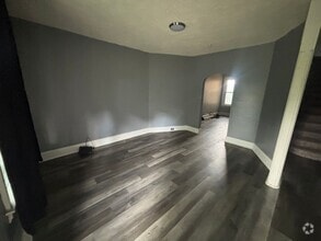 Building Photo - 2 bedroom 1 bath house for rent in Mt Wash...