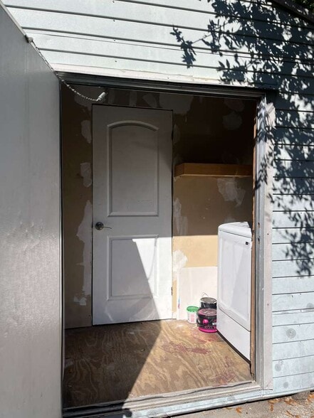 Building Photo - 1219 NW 40th St