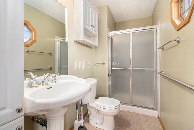 Building Photo - Chalco Pointe Home for Rent