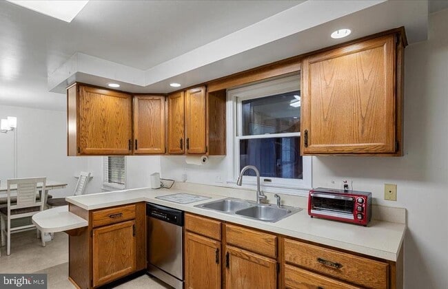 Building Photo - 163 Denny Ln