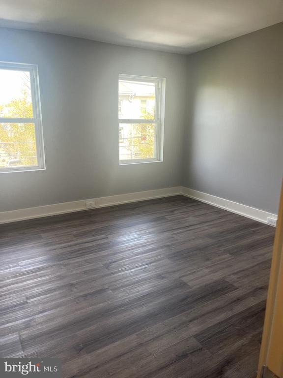 Building Photo - 134 W Airy St