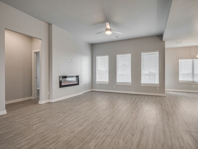 Building Photo - Beautiful New Construction Home in Edmond