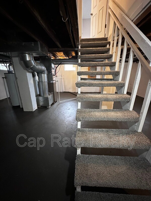 Building Photo - 2359 McGuffey Rd