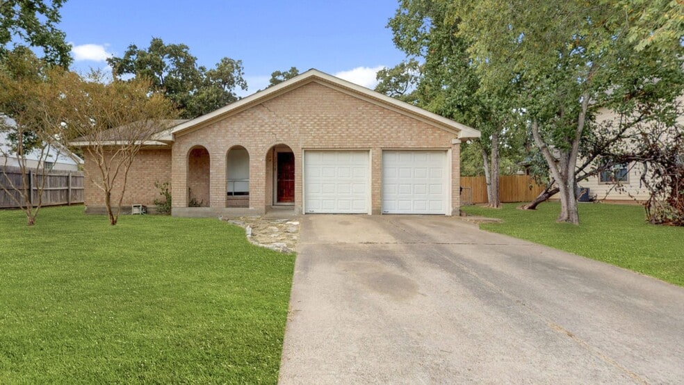 Building Photo - August 2026 Pre-Lease - 1 Mile to TAMU!