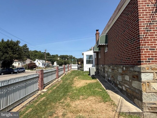 Building Photo - 1600 Fox Chase Rd