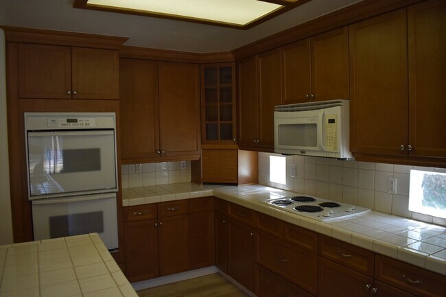 Building Photo - 6310 Diamond Ct