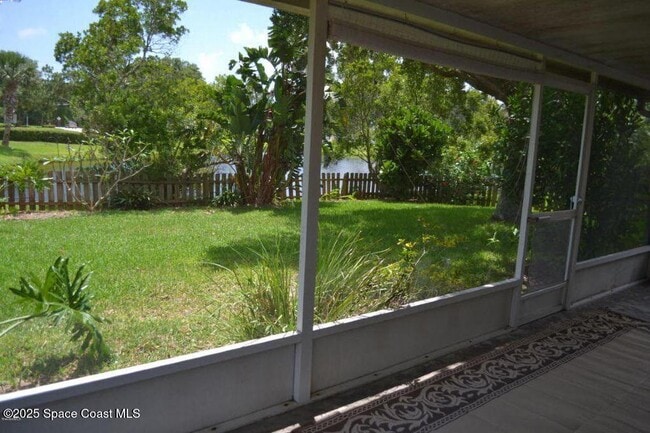 Building Photo - 2542 Ventura Cir