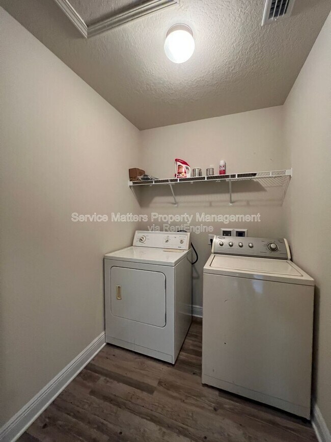 Building Photo - 5136 Carmell Ridge Cir