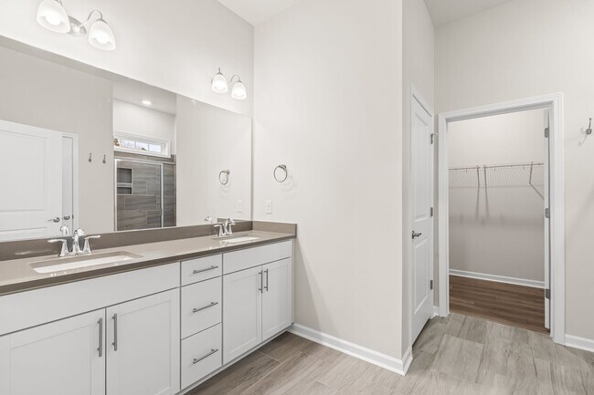 Building Photo - Amazing Durham Location - Easy commute to RTP, Brier Creek