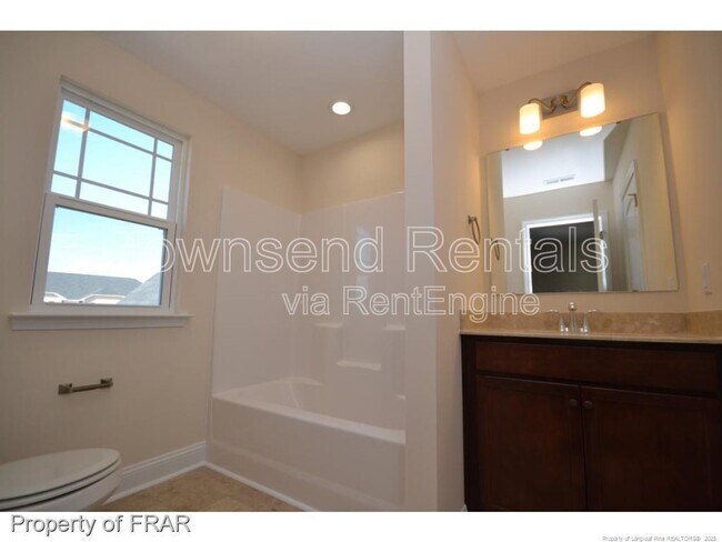 Building Photo - 4411 Low Oak Ct