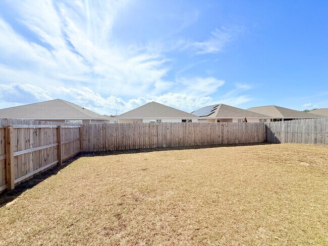 Building Photo - 4-Bedroom Home - Woodlands