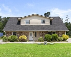 Building Photo - 1903 Pinewoods Way