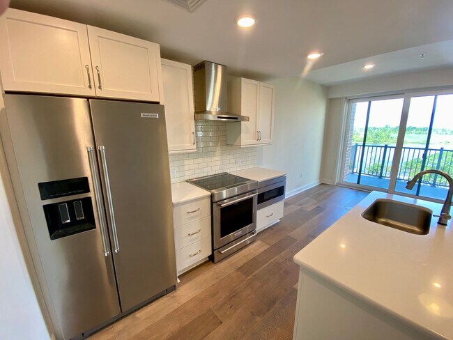 Building Photo - Apartment with Waterview in Downtown Wilmi...