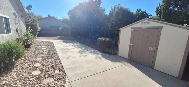Building Photo - 1704 Hampshire Ct