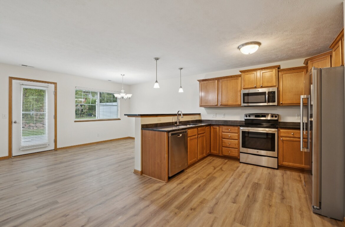 Building Photo - 8743 Remi Dr