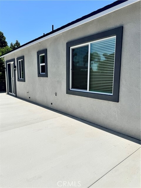 Building Photo - 12669 Oaks Ave
