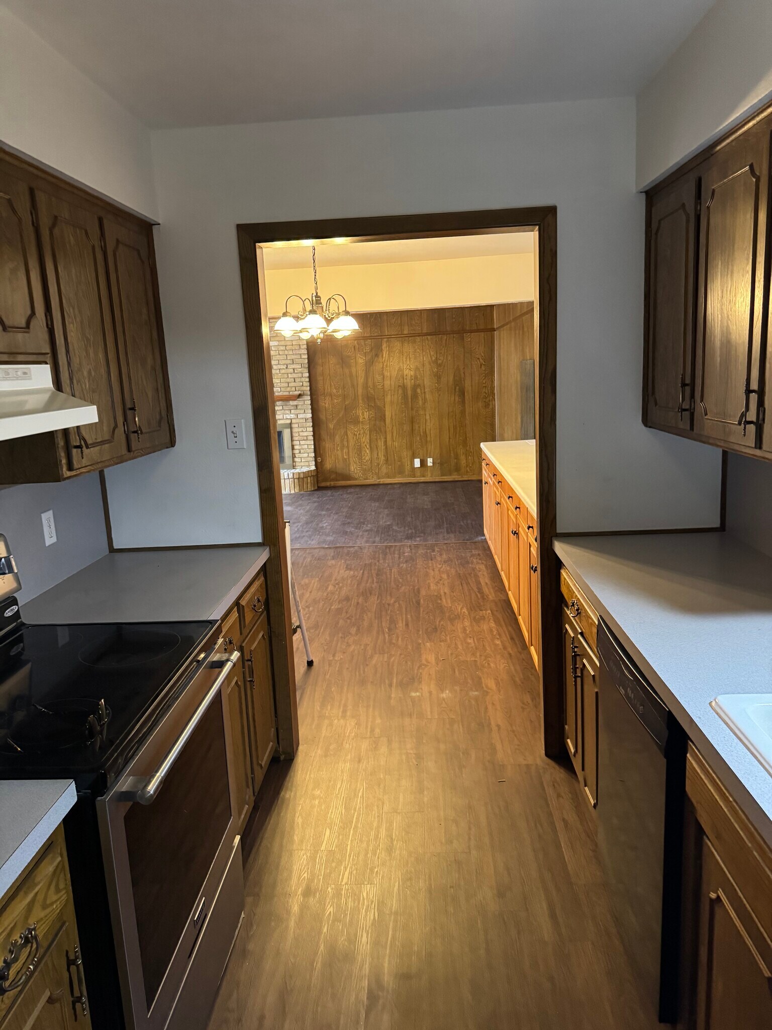 Building Photo - 1806 Crescent Dr
