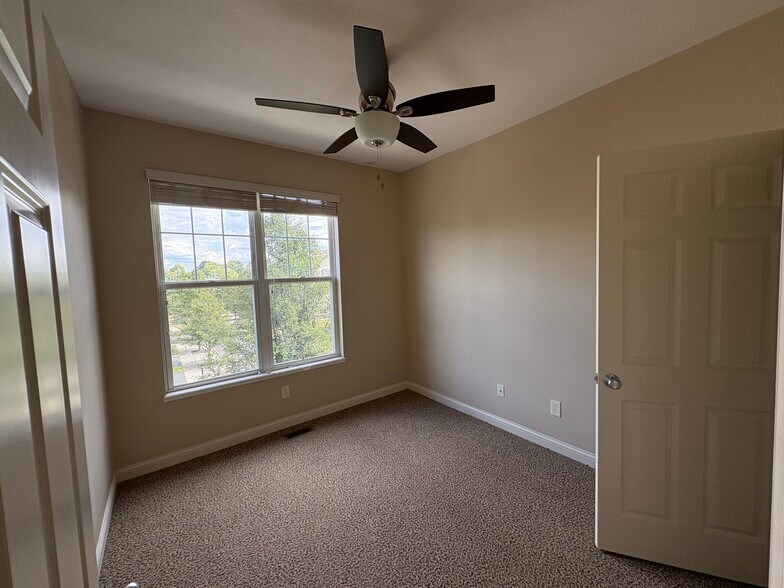 Building Photo - 2793 Acarie Dr