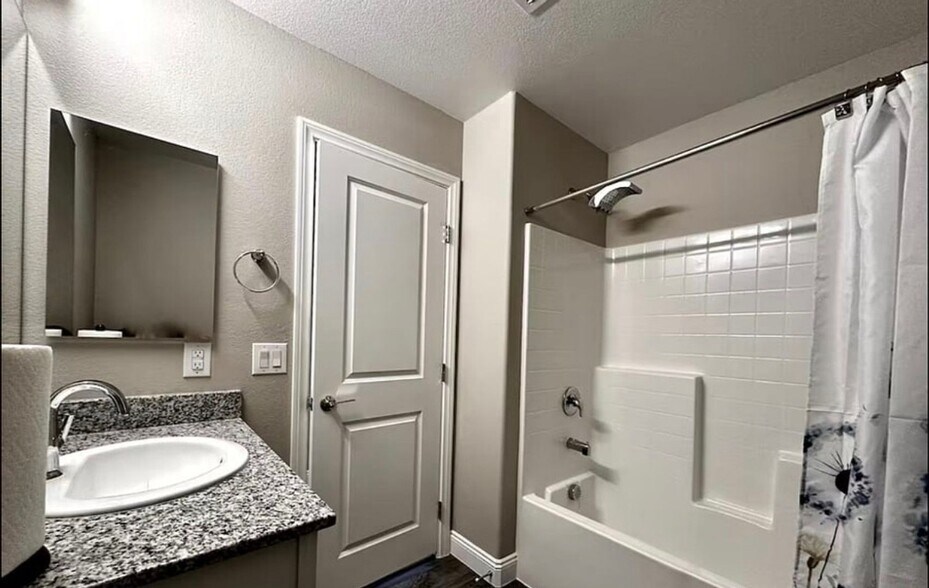 Building Photo - 2710 Yellow Blaze Wy