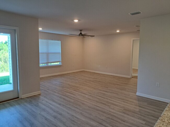 Building Photo - 4897 Shurer Ln