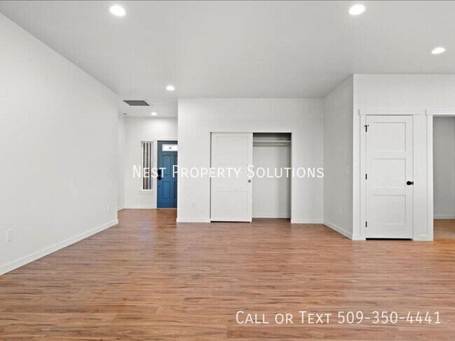 Building Photo - 13436 Rd 4 NE