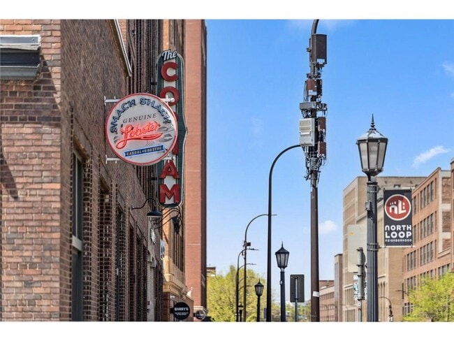 Building Photo - 5 N 4th Ave