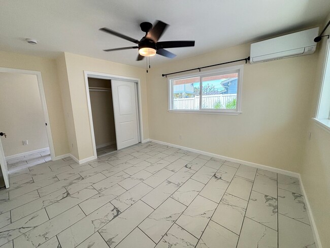 Building Photo - 1674 Kino St