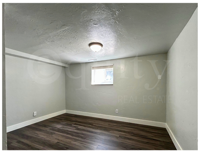 Building Photo - 555 S 330 E