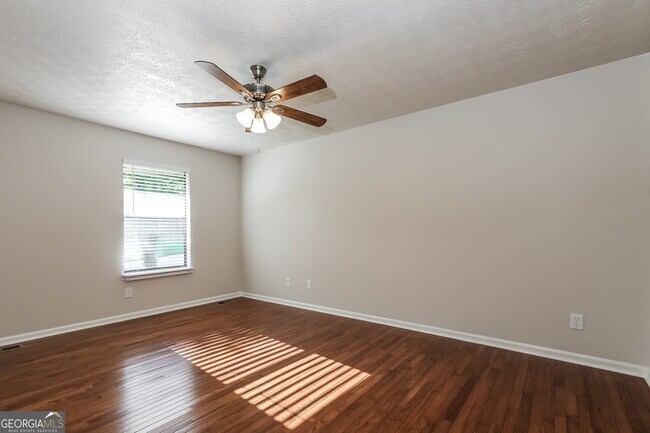 Building Photo - 6097 Twin Creeks Ct