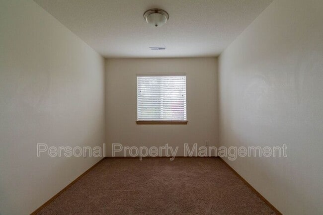 Building Photo - 865 NW Ivy St