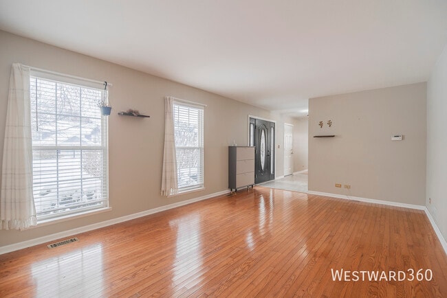 Building Photo - 164 Forestview Ct