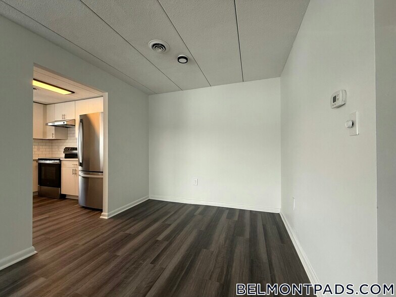 Building Photo - 55 Hill Rd