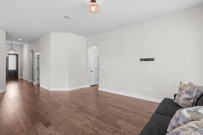 Building Photo - 522 Dayridge Dr