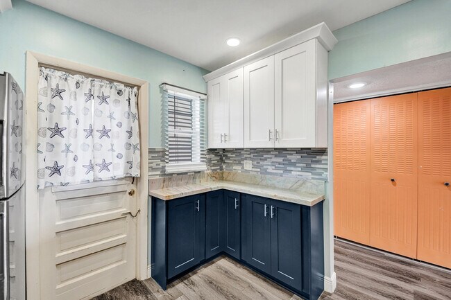 Building Photo - 2430 SW 81st Ave
