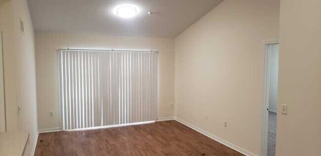 Building Photo - Elegant 2bedrooms 2 bathrooms