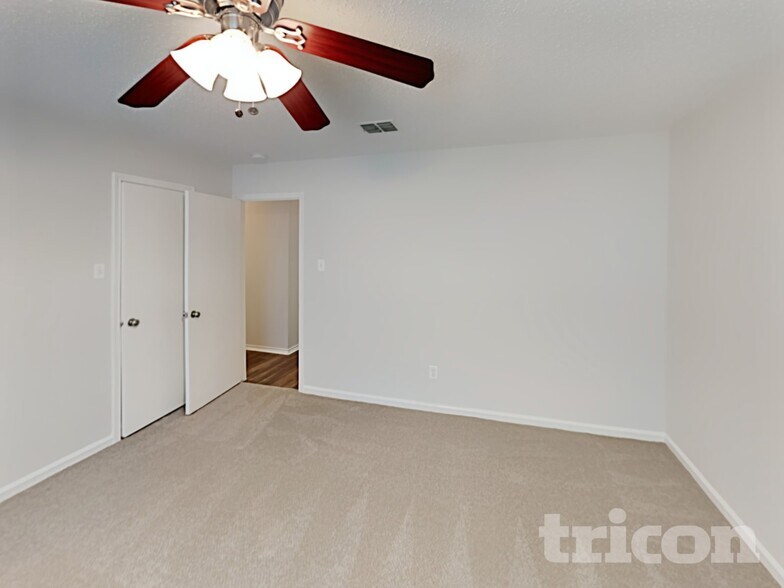 Building Photo - 4604 Palm Ridge Dr