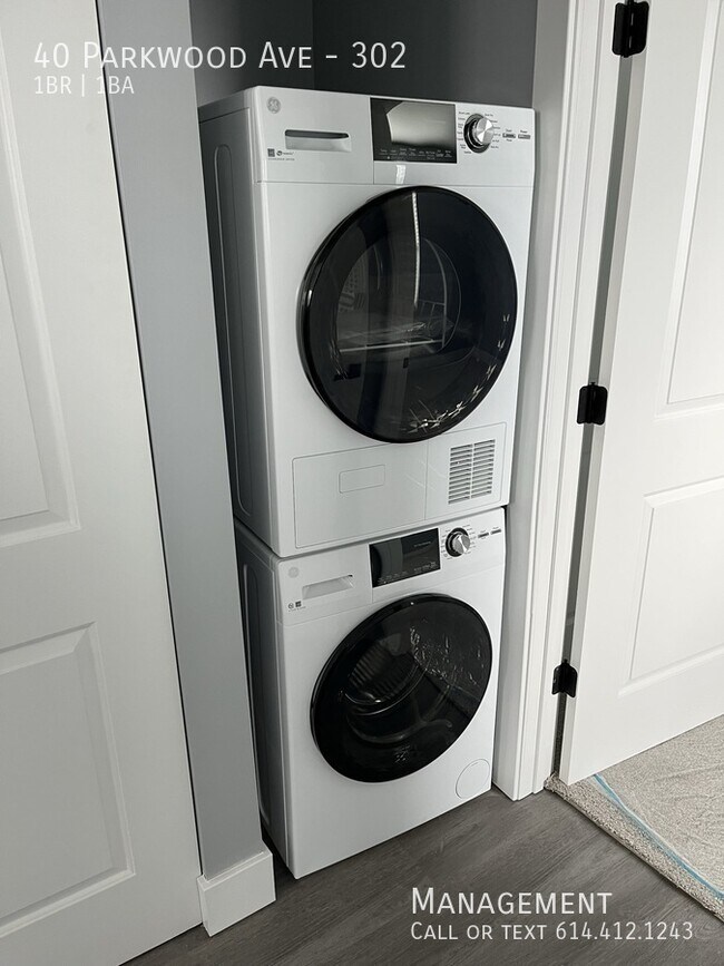 Building Photo - 40 Parkwood Ave