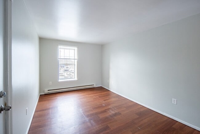 Building Photo - 50-62 East Street - 3B