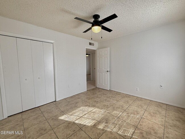 Building Photo - 13373 Greendale