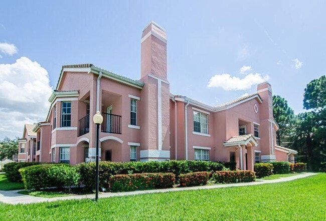 Building Photo - 118 SW Peacock Blvd