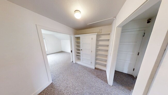 Building Photo - 105 N Adams St