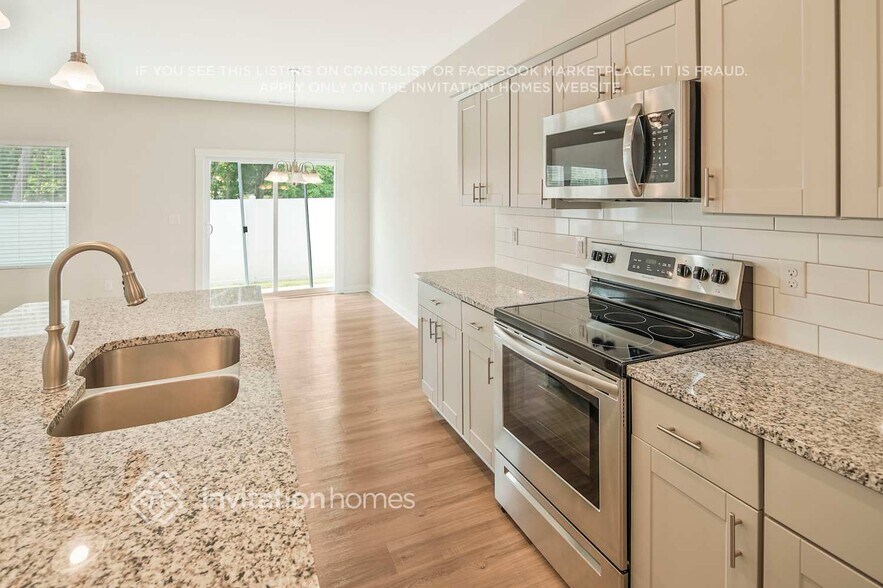 Building Photo - 3011 Ayana Dr