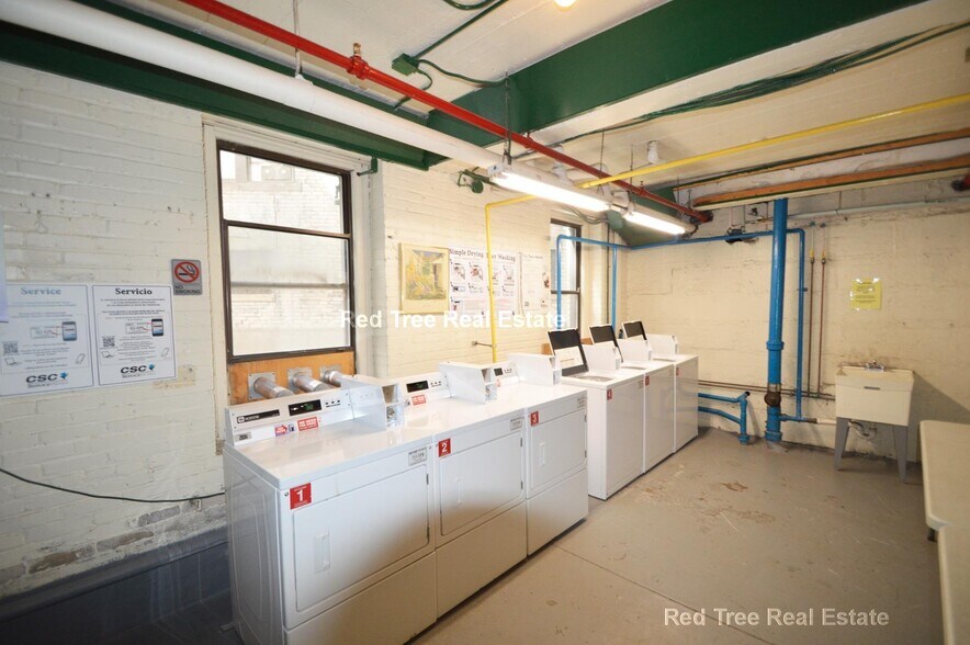 Building Photo - 15 Park Dr