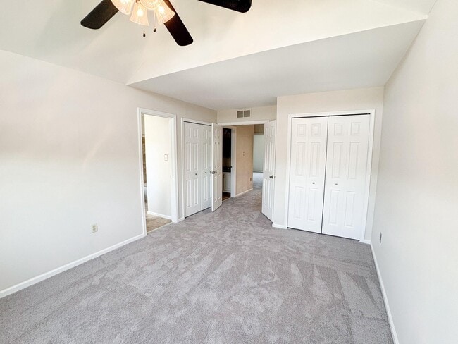 Building Photo - 180 Deer Run Ct