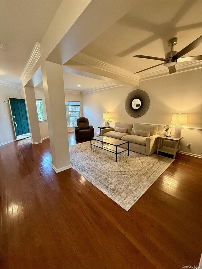 Building Photo - 955 Huntington Dr